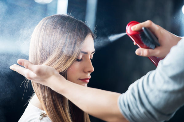 Fixation et mise en forme des cheveux